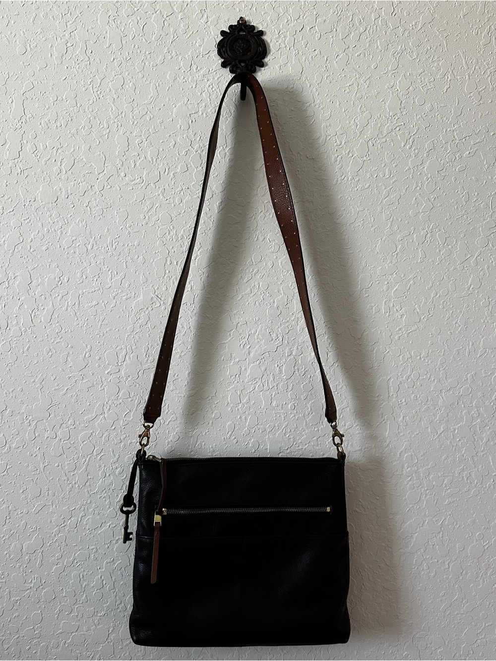 Fossil Fiona Large Crossbody Classic Black Leather Bag Studded Strap POCKETS